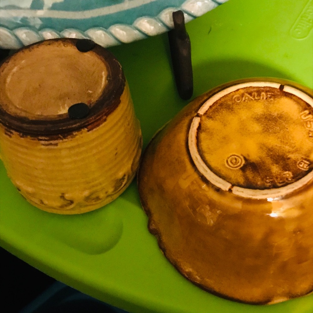 Pottery - Picture 4 of 4